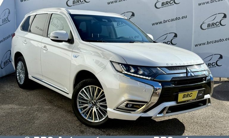 Mitsubishi Outlander 2.4 Plug-In 4WD Automatas 2020 full