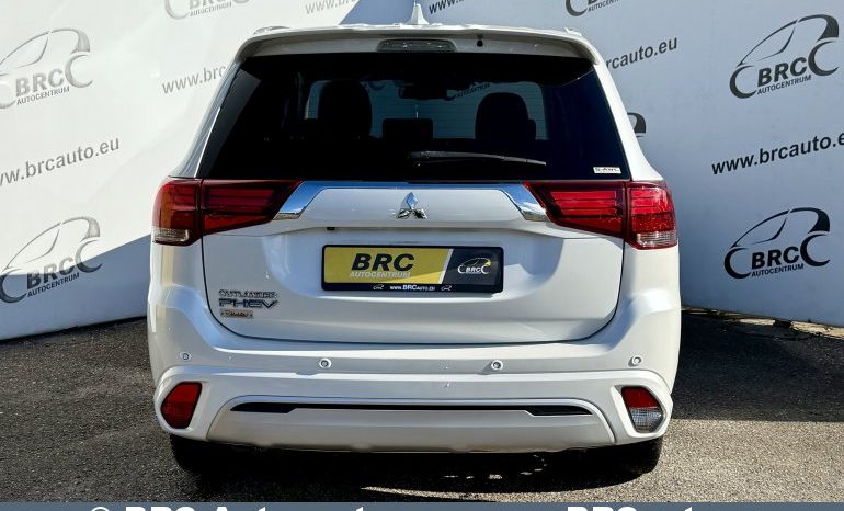 Mitsubishi Outlander 2.4 Plug-In 4WD Automatas 2020 full