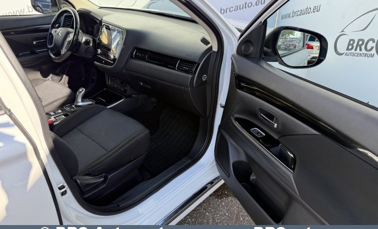 Mitsubishi Outlander 2.4 Plug-In 4WD Automatas 2020 full