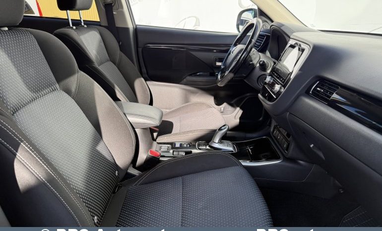 Mitsubishi Outlander 2.4 Plug-In 4WD Automatas 2020 full