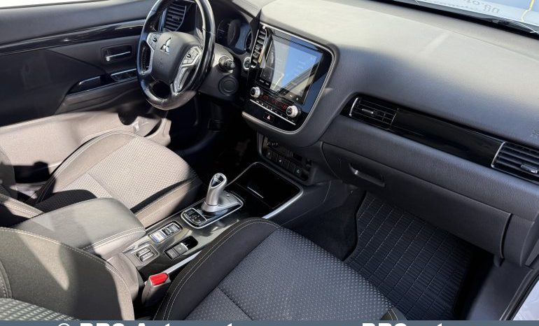Mitsubishi Outlander 2.4 Plug-In 4WD Automatas 2020 full