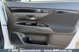 Mitsubishi Outlander 2.4 Plug-In 4WD Automatas 2020 full