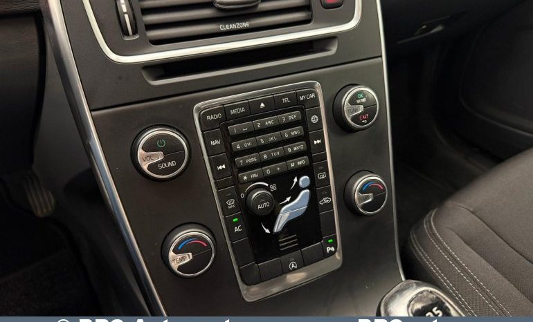 Volvo V60 Cross Country D3 2018 full