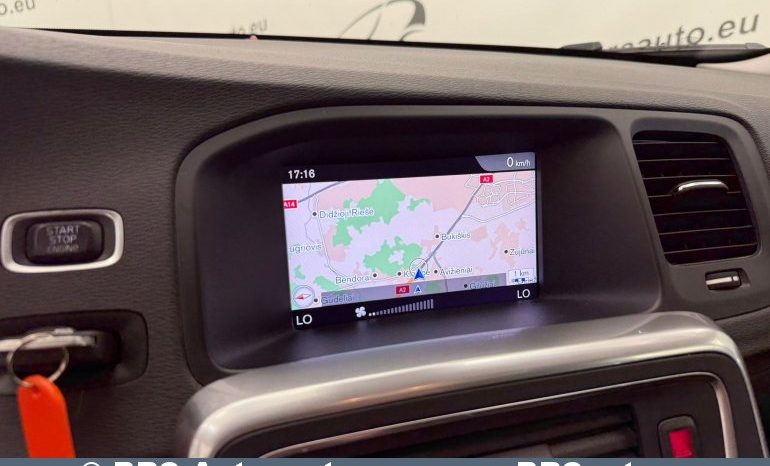 Volvo V60 Cross Country D3 2018 full