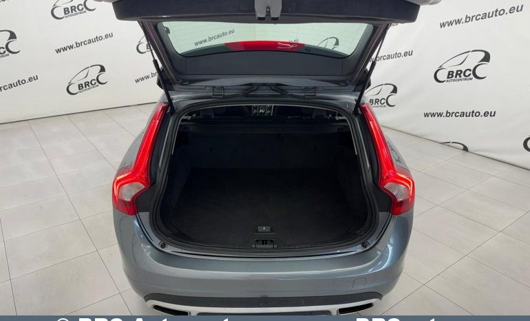 Volvo V60 Cross Country D3 2018 full