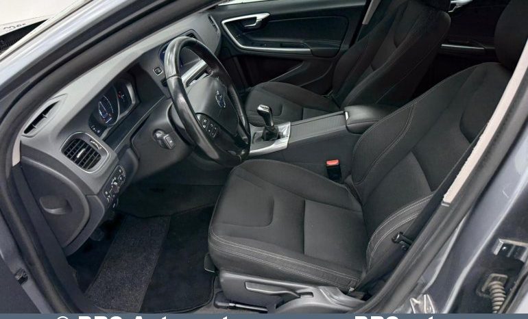 Volvo V60 Cross Country D3 2018 full