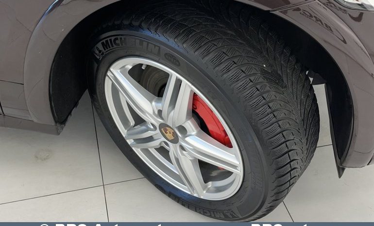 Porsche Cayenne 4.8 Turbo V8 Automatas 2014 full