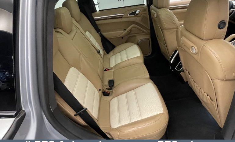 Porsche Cayenne  2015 full