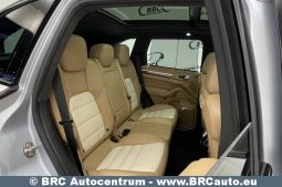 Porsche Cayenne  2015 full