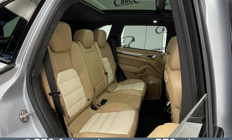 Porsche Cayenne  2015 full