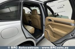 Porsche Cayenne  2015 full