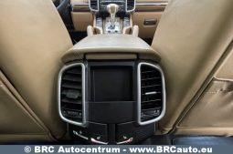 Porsche Cayenne  2015 full