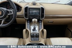 Porsche Cayenne  2015 full
