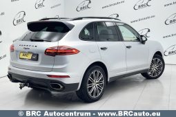Porsche Cayenne  2015 full