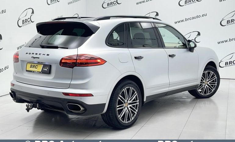 Porsche Cayenne  2015 full