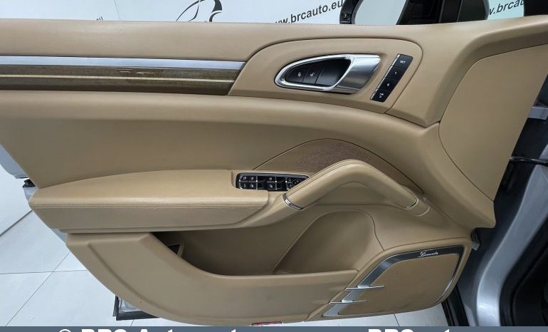 Porsche Cayenne  2015 full