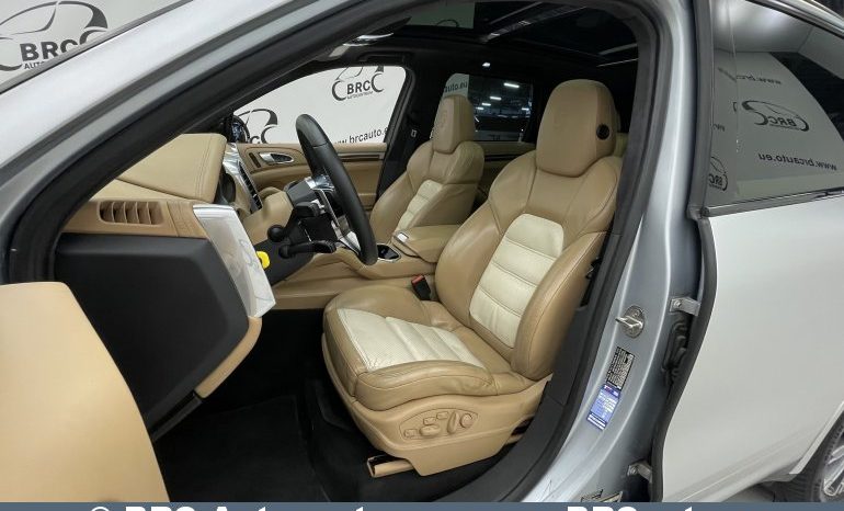 Porsche Cayenne  2015 full