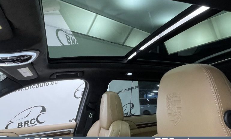 Porsche Cayenne  2015 full