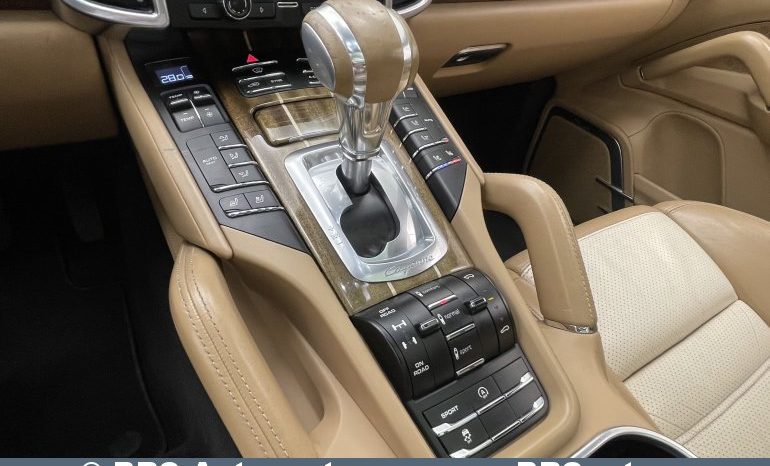 Porsche Cayenne  2015 full