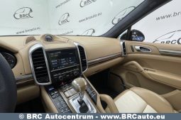 Porsche Cayenne  2015 full