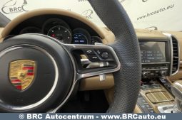 Porsche Cayenne  2015 full