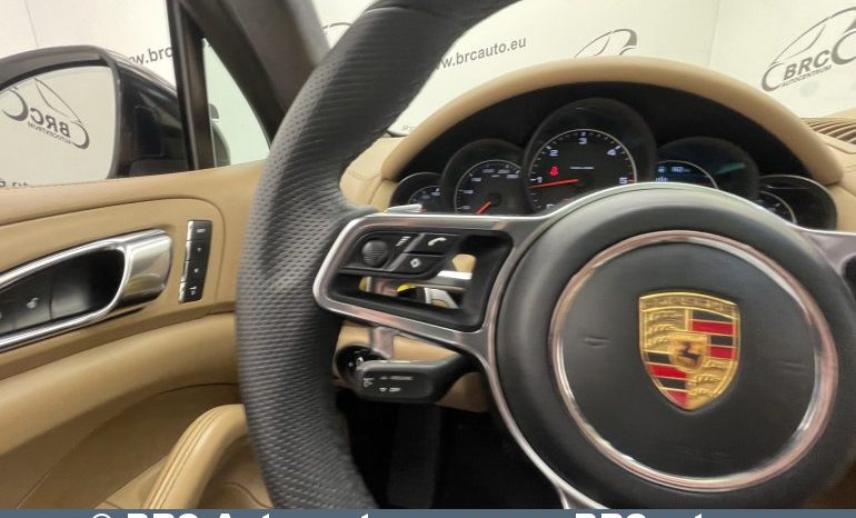 Porsche Cayenne  2015 full