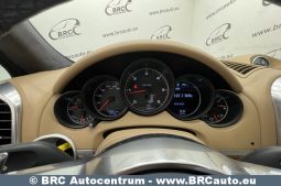 Porsche Cayenne  2015 full
