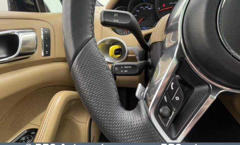 Porsche Cayenne  2015 full