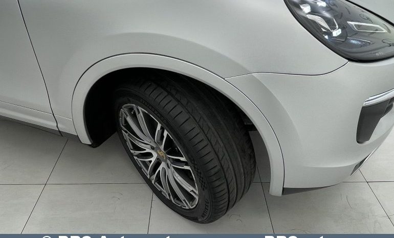 Porsche Cayenne  2015 full
