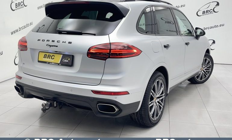 Porsche Cayenne  2015 full