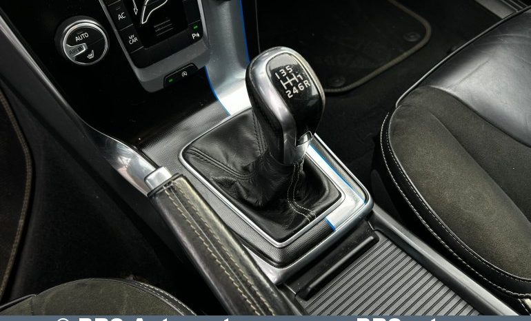 Volvo V40 2.0 D2 R-Design 2015 full