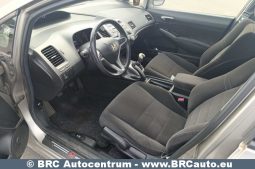 Honda Civic 1.8i Sedan 2006 full