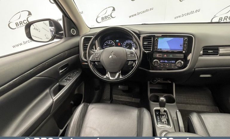 Mitsubishi Outlander 2.0 4WD CVT Automatas 2016 full