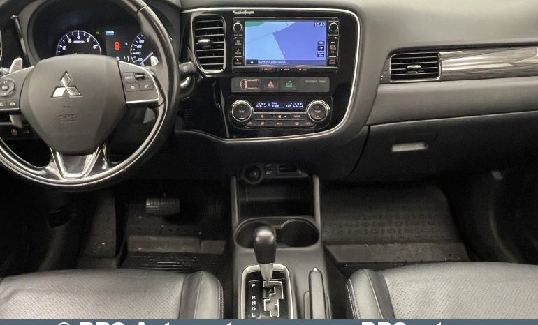 Mitsubishi Outlander 2.0 4WD CVT Automatas 2016 full