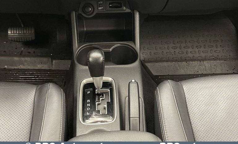 Mitsubishi Outlander 2.0 4WD CVT Automatas 2016 full
