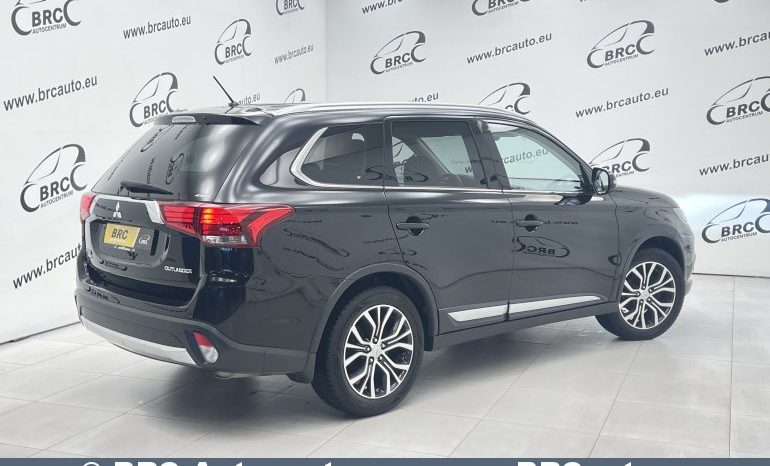 Mitsubishi Outlander 2.0 4WD CVT Automatas 2016 full