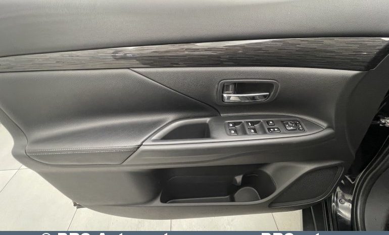 Mitsubishi Outlander 2.0 4WD CVT Automatas 2016 full