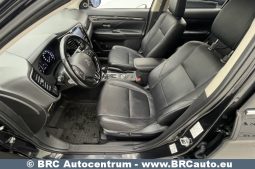 Mitsubishi Outlander 2.0 4WD CVT Automatas 2016 full