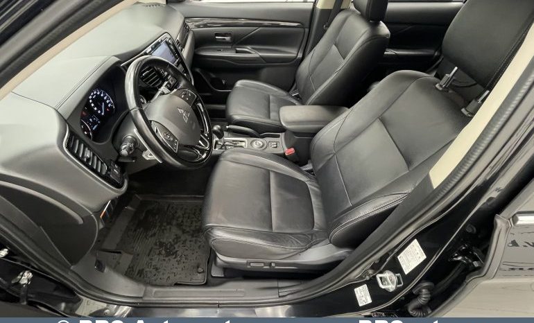 Mitsubishi Outlander 2.0 4WD CVT Automatas 2016 full