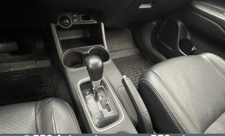 Mitsubishi Outlander 2.0 4WD CVT Automatas 2016 full