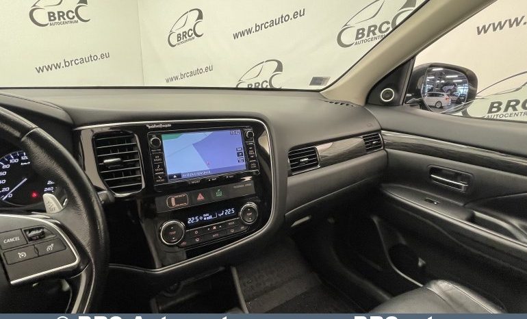 Mitsubishi Outlander 2.0 4WD CVT Automatas 2016 full