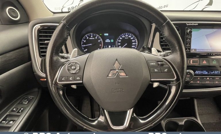 Mitsubishi Outlander 2.0 4WD CVT Automatas 2016 full