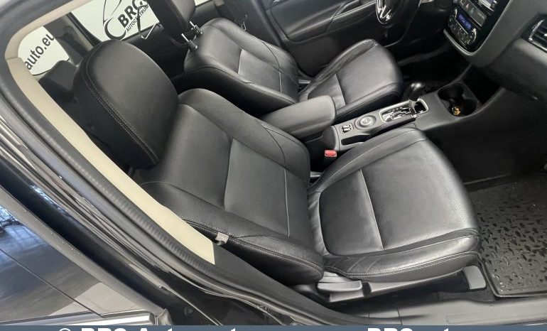 Mitsubishi Outlander 2.0 4WD CVT Automatas 2016 full