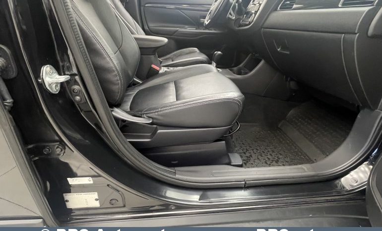 Mitsubishi Outlander 2.0 4WD CVT Automatas 2016 full
