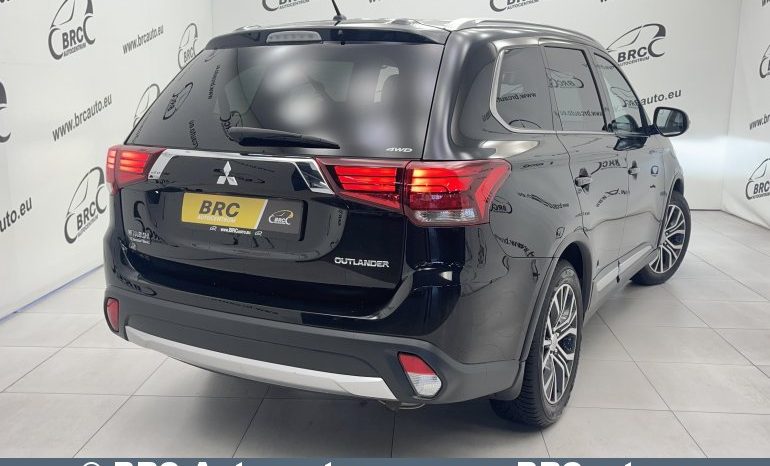 Mitsubishi Outlander 2.0 4WD CVT Automatas 2016 full