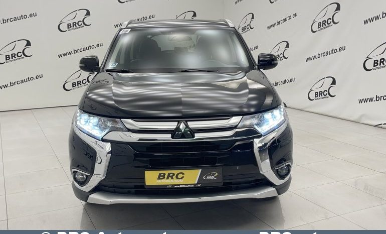 Mitsubishi Outlander 2.0 4WD CVT Automatas 2016 full