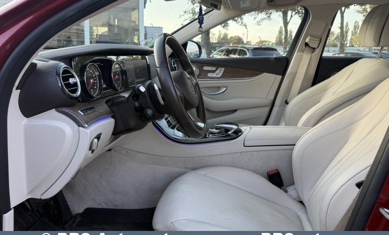 Mercedes-Benz E 300 Automatas 2017 full