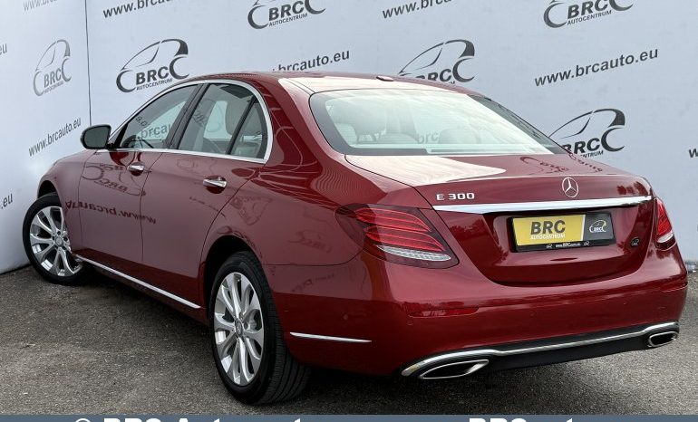 Mercedes-Benz E 300 Automatas 2017 full