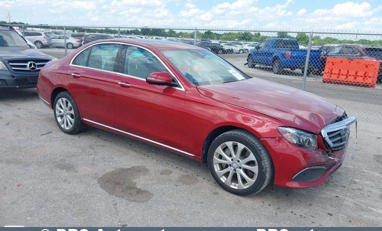 Mercedes-Benz E 300 Automatas 2017 full
