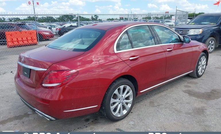 Mercedes-Benz E 300 Automatas 2017 full